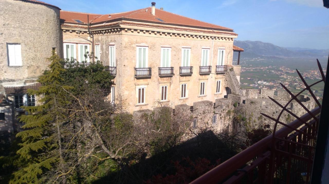 Hotel La Congiura Dei Baroni Teggiano Екстериор снимка