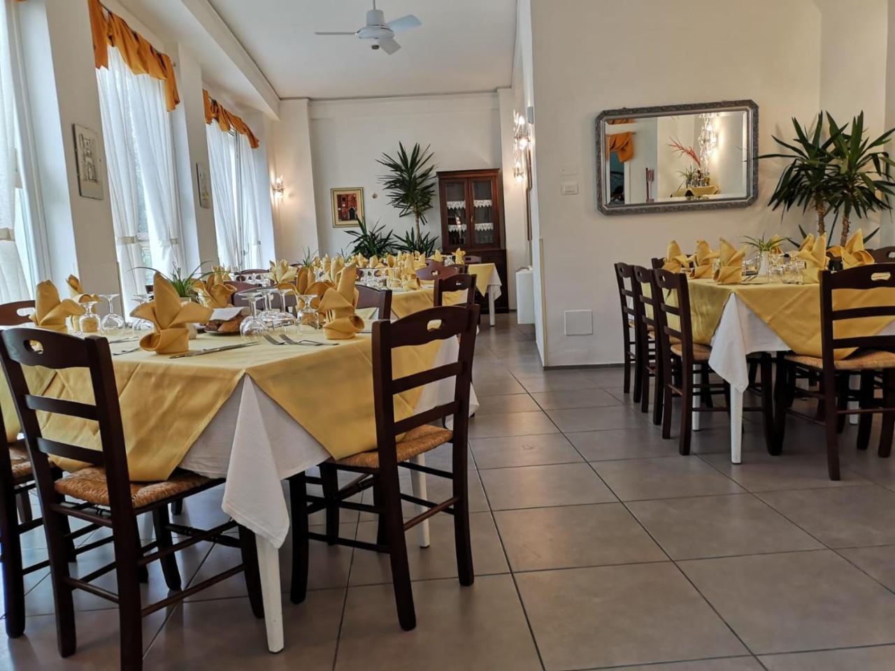 Hotel La Congiura Dei Baroni Teggiano Екстериор снимка